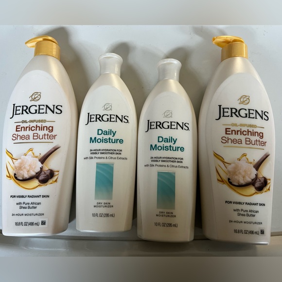 Bath & Body Jergens Enriching Shea Butter 168 Daily Moisturizer